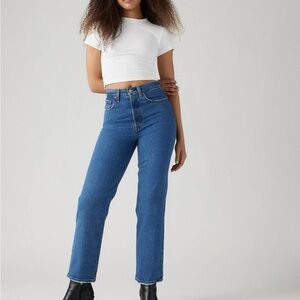 Levi’s Ribcage Straight Ankle Jeans - size 25